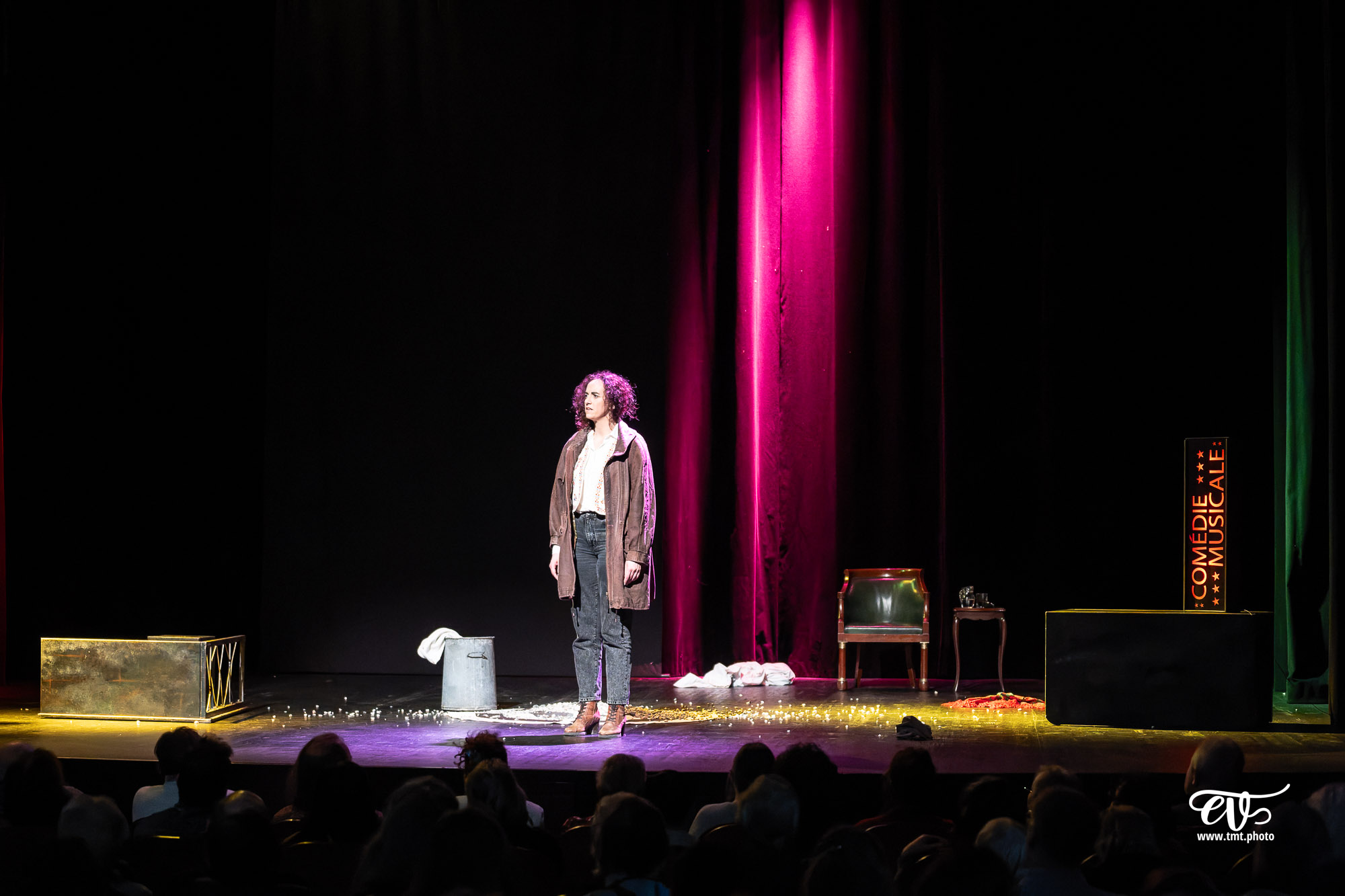 FEMME NON RÉ-ÉDUCABLE (CHOUETTE COMPAGNIE)